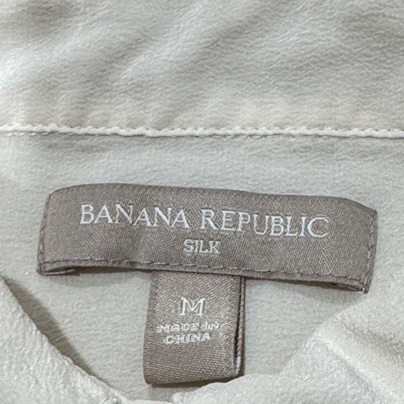 Banana Republic Women’s 100% Silk Ivory Blouse Size M - Picture 10 of 11